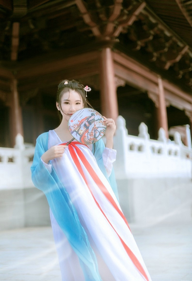 清纯古装美女皇宫唯美写真倾国倾城