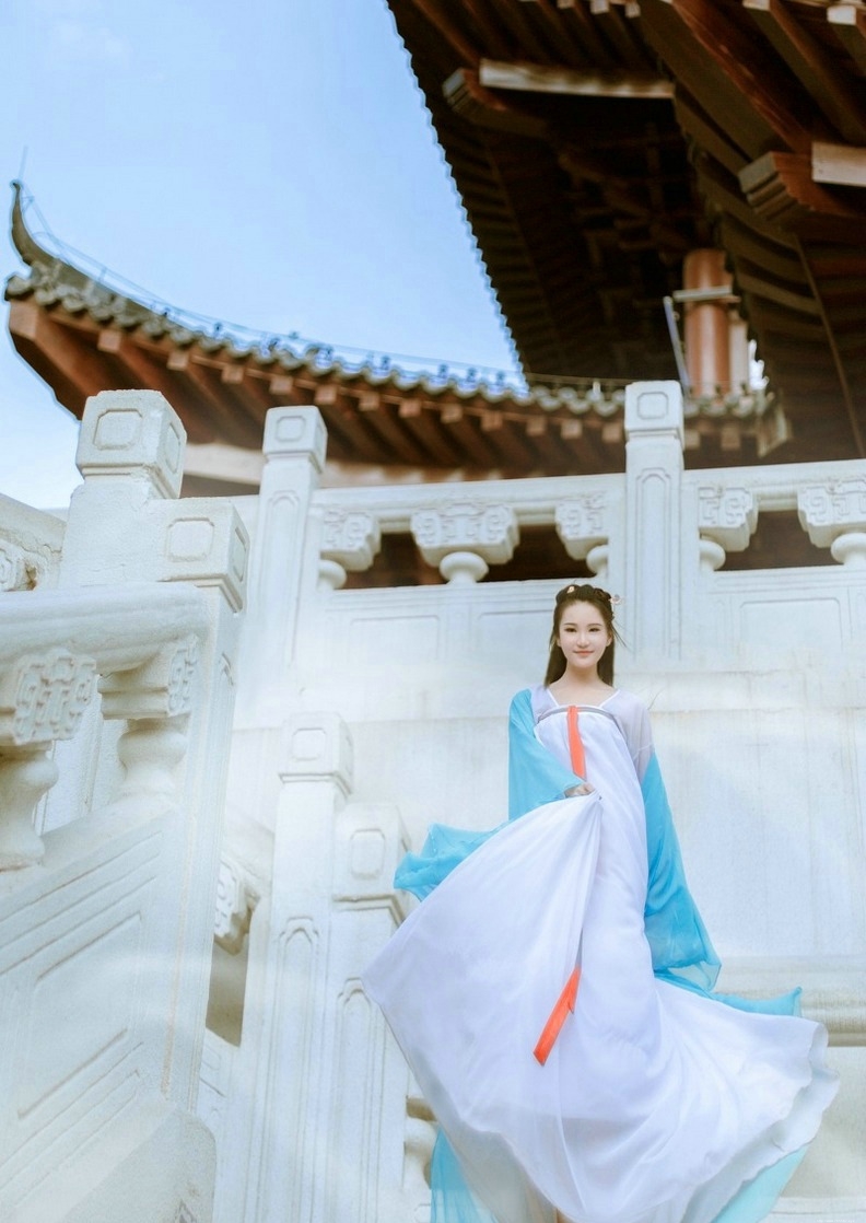 清纯古装美女皇宫唯美写真倾国倾城