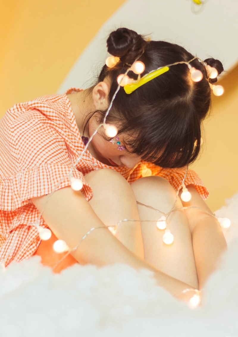 可爱妹子色彩斑斓靓丽俏皮活泼写真