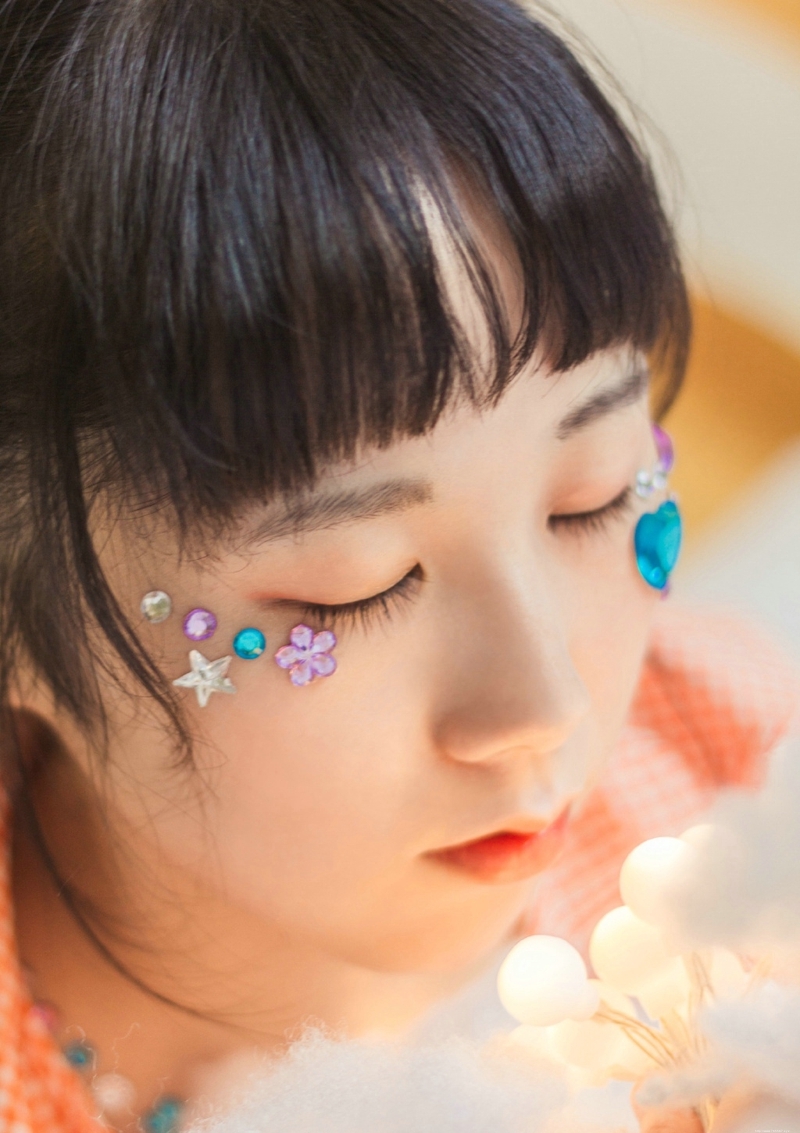 可爱妹子色彩斑斓靓丽俏皮活泼写真