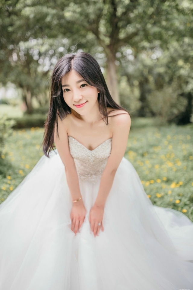 厦门纯情少女清新唯美纯白婚纱写真