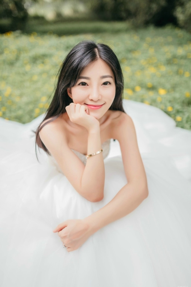 厦门纯情少女清新唯美纯白婚纱写真