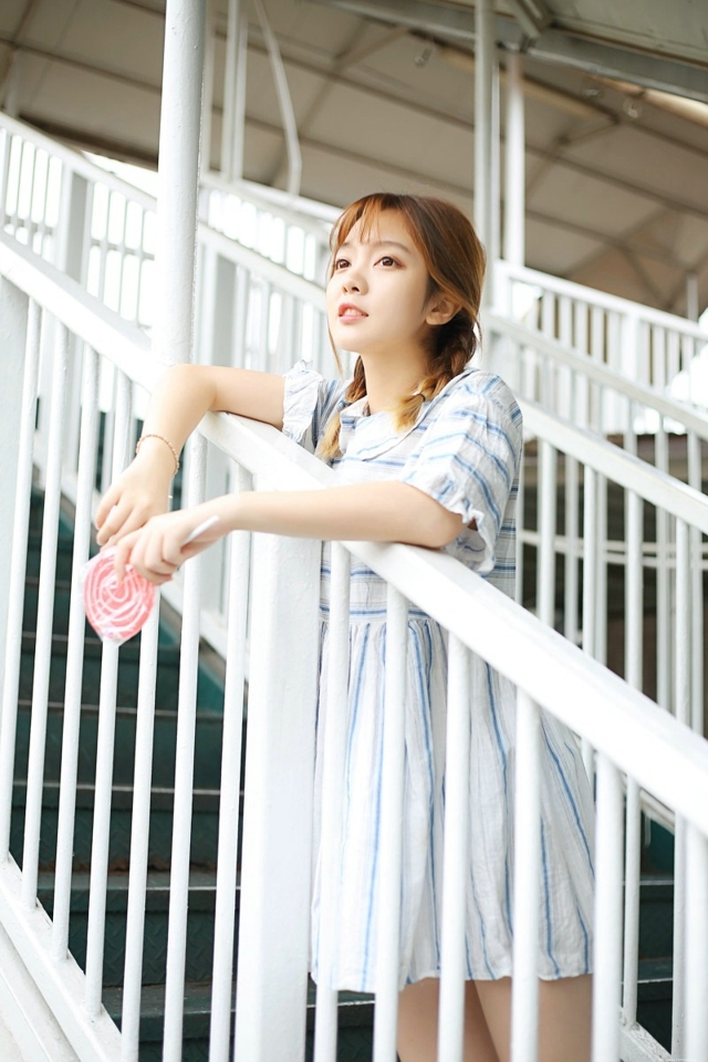 甜美清纯俏皮可爱美女游乐场快乐甜蜜迷人写真