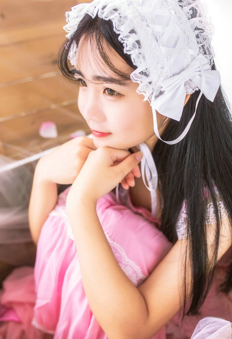 可爱萌妹子粉嫩娇小卖萌写真