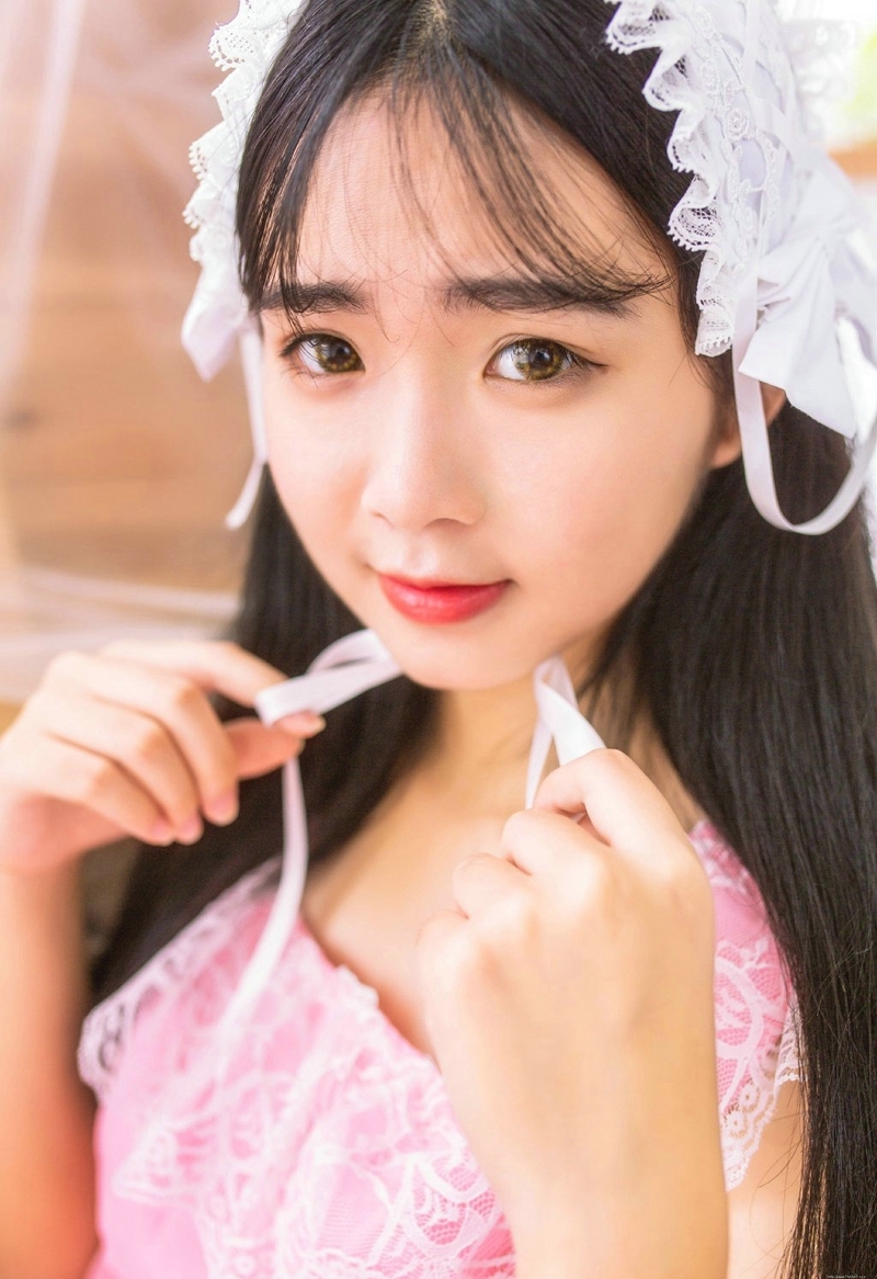 可爱萌妹子粉嫩娇小卖萌写真