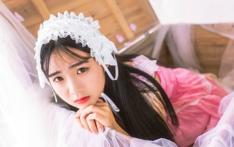 可爱萌妹子粉嫩娇小卖萌写真