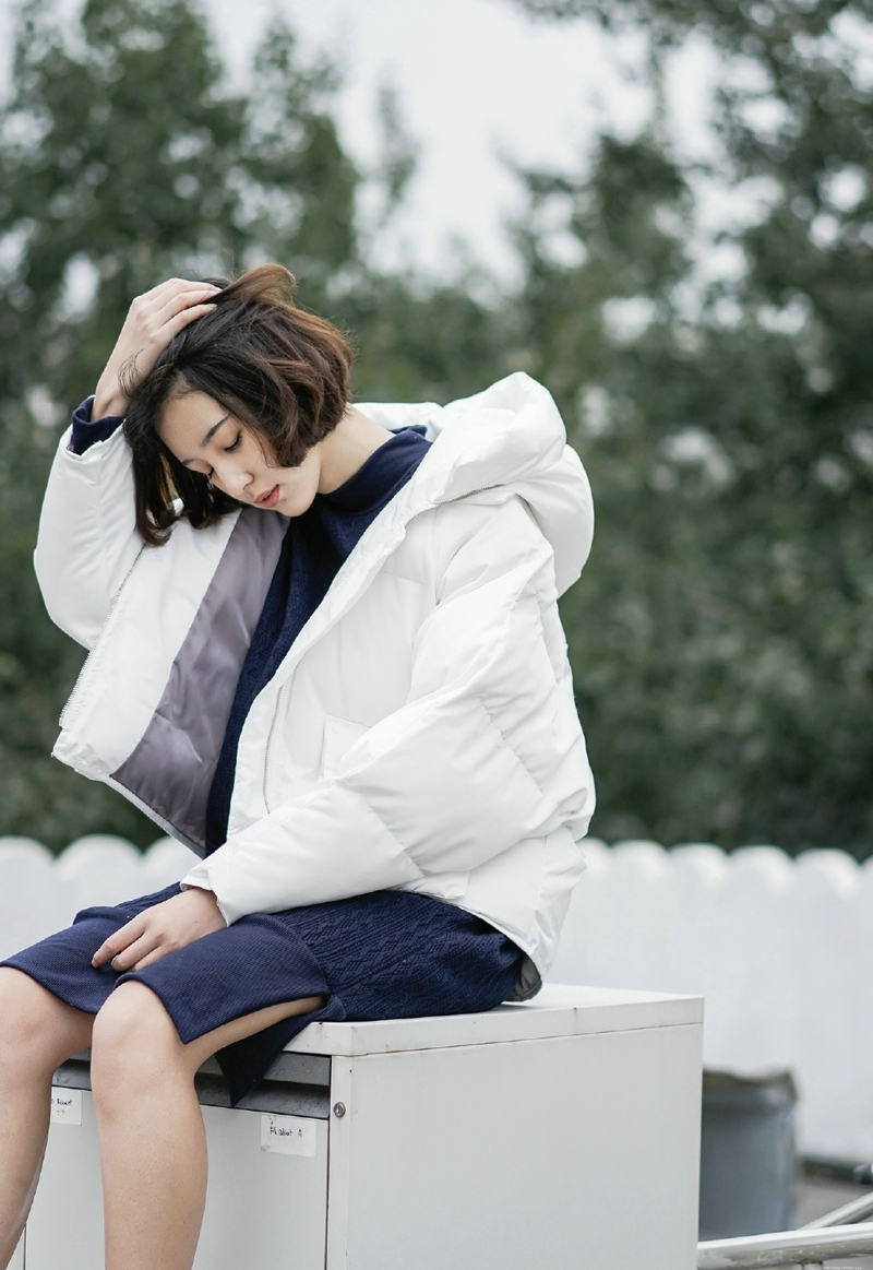 羽绒服短发个性精致五官美女漂亮吸睛
