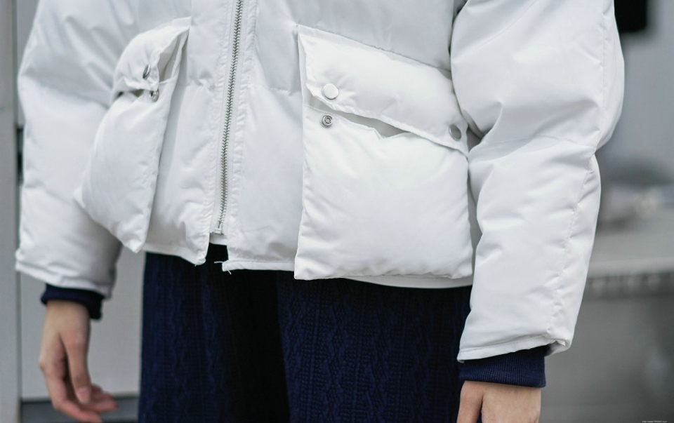 羽绒服短发个性精致五官美女漂亮吸睛