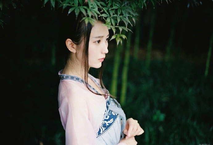 清新古装美女阳光温馨风韵写真