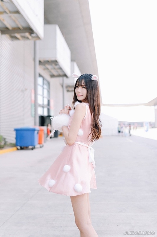 甜美少女私房兔子装俏皮诱惑写真