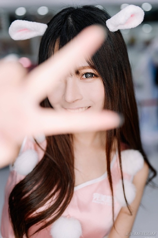 甜美少女私房兔子装俏皮诱惑写真