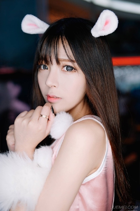 甜美少女私房兔子装俏皮诱惑写真