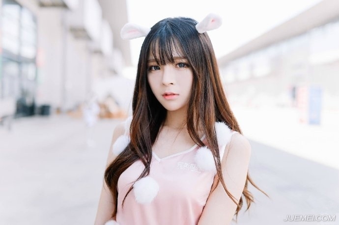 甜美少女私房兔子装俏皮诱惑写真