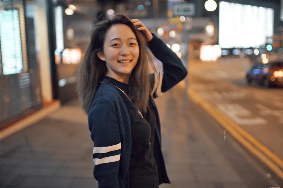 可爱小肚兜女生素颜生活写真