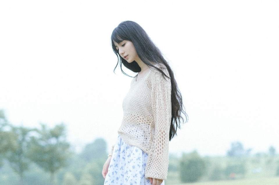 气质森系长发女神精致五官漂亮写真