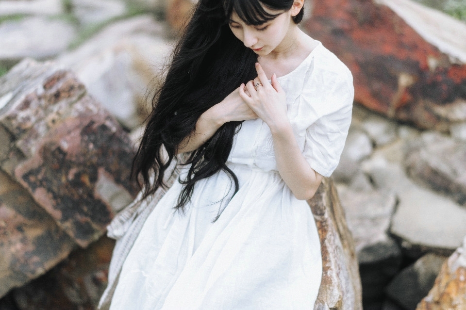 气质森系长发女神精致五官漂亮写真