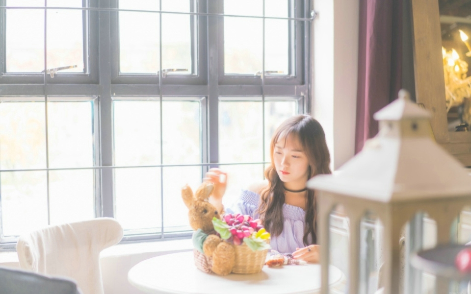 复古私房内的一字肩长发韩系妹子