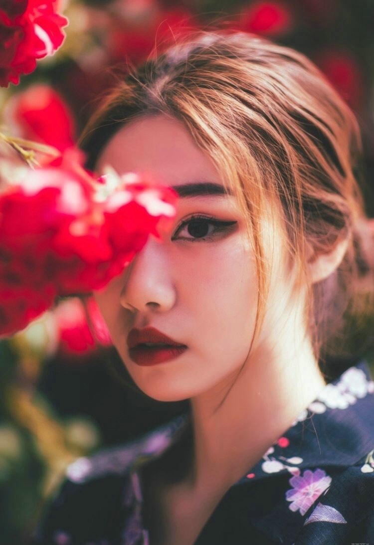 气质和服红唇娇艳魅人写真