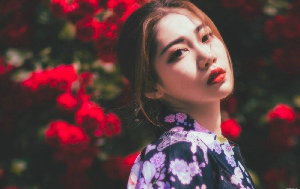 气质和服红唇娇艳魅人写真