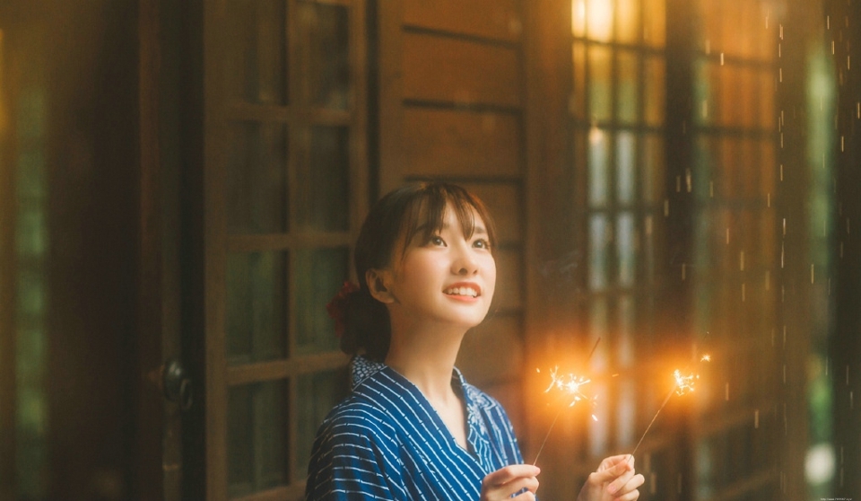 雨天屋檐下的和服气质美女养眼写真