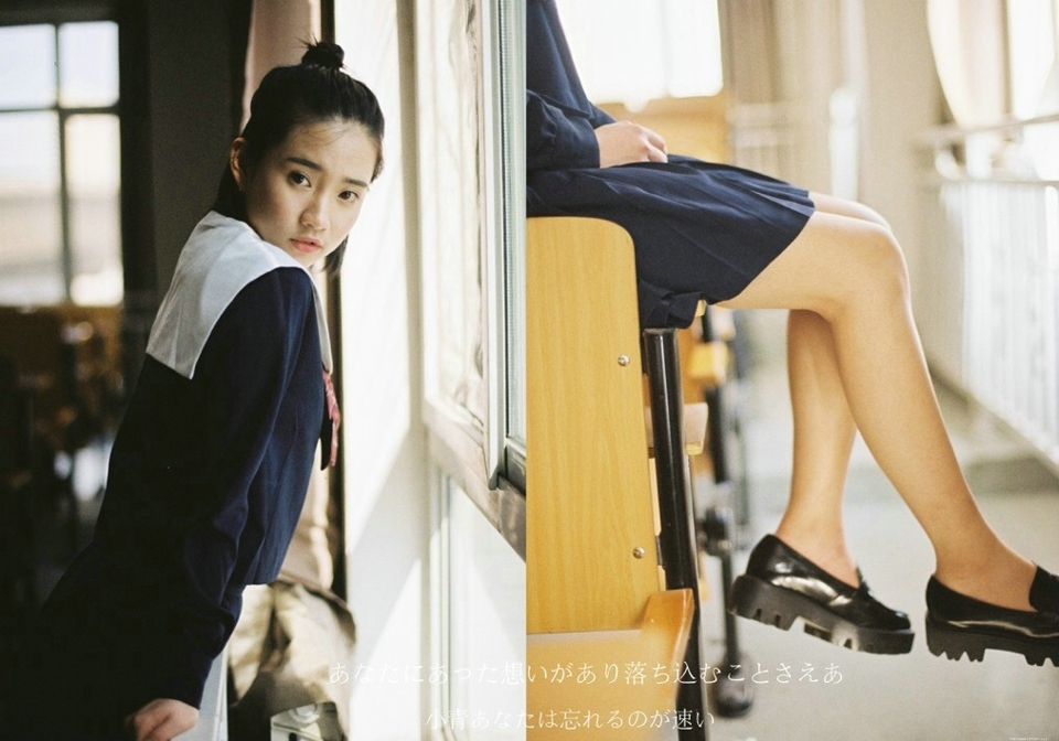 养眼校服妹子恬静温婉动人