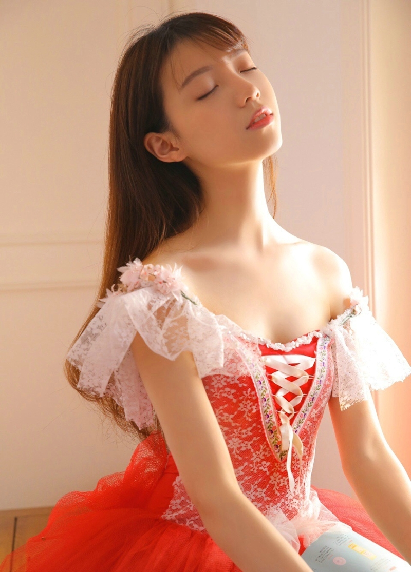 娇艳私房内的芭蕾舞少女清纯养眼
