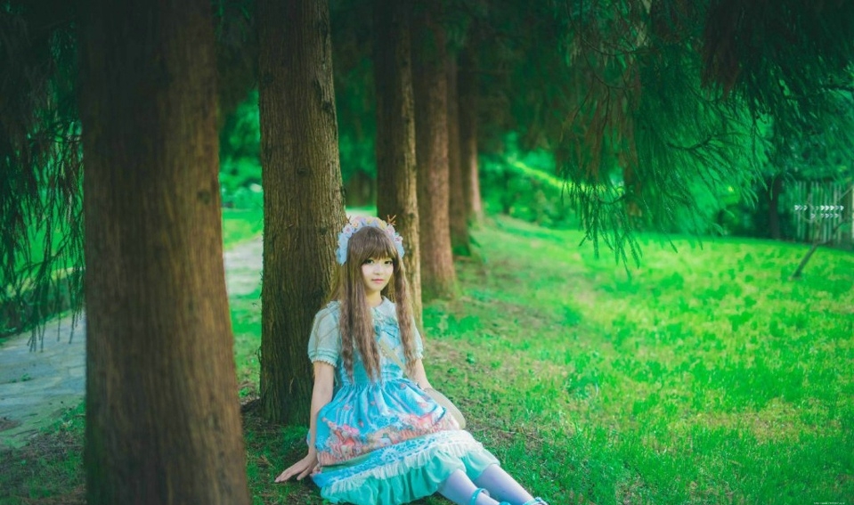 森系少女户外唯美写真清新迷人