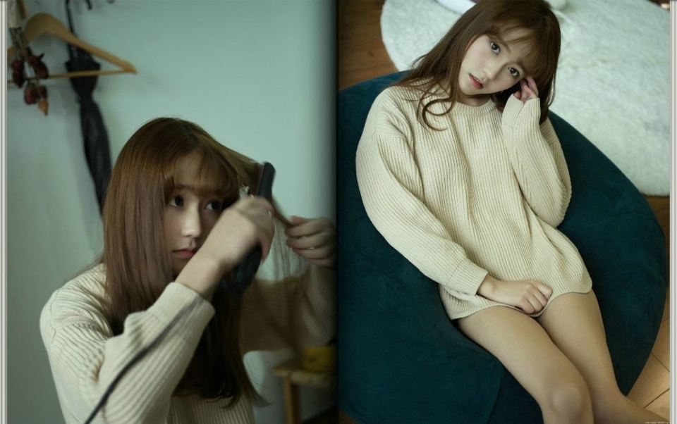 私房温暖毛衣少女与猫咪玩耍相伴