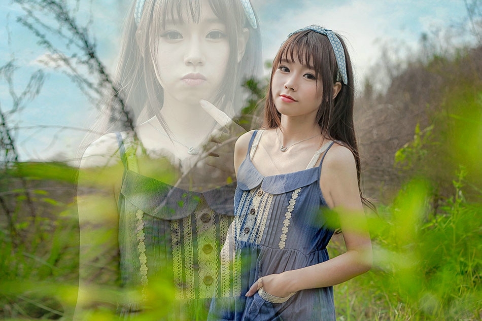 慵懒的午后可爱发箍少女蓝色裙望着远处傻傻发呆