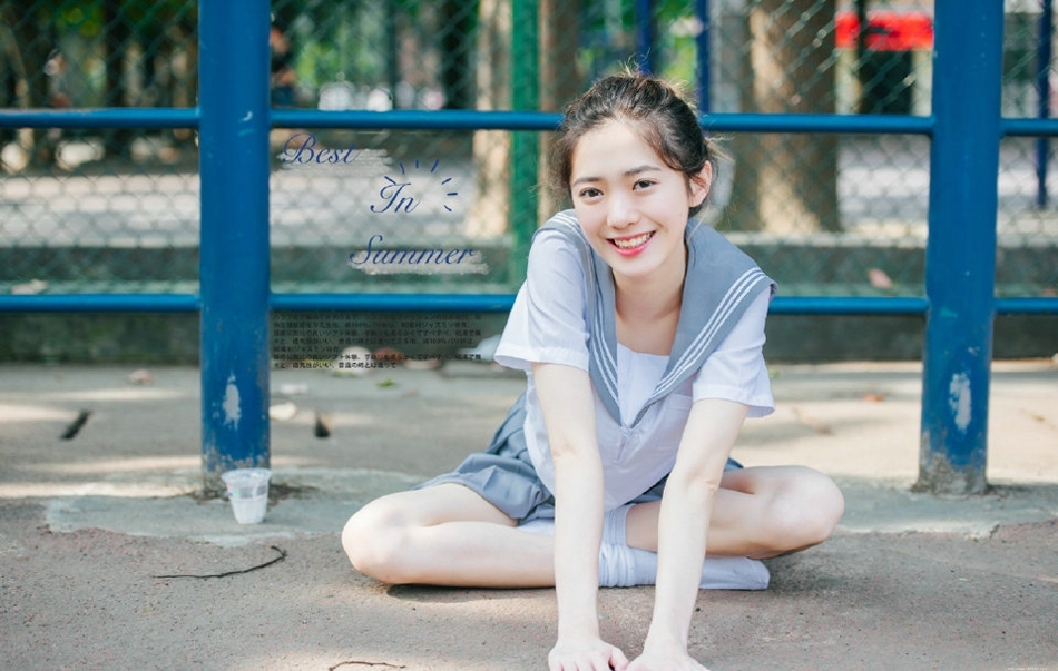日本冰淇淋美少女清凉夏日水手服清新写真