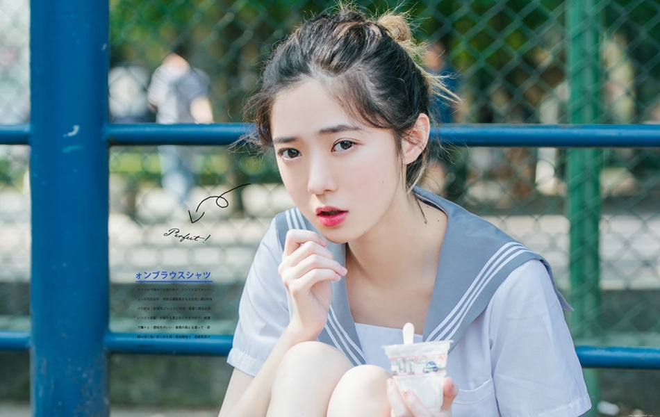日本冰淇淋美少女清凉夏日水手服清新写真