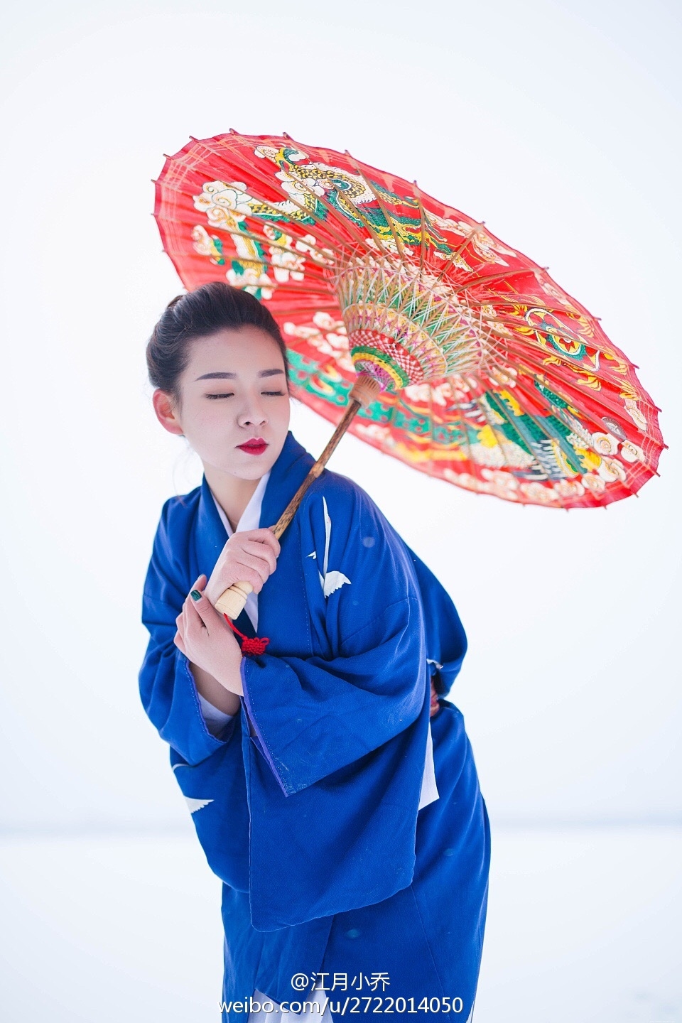 古装红唇美女雪地唯美迷人写真