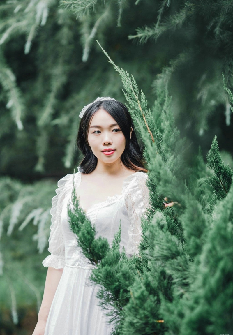 户外白裙清新柔美素雅美女怡人写真