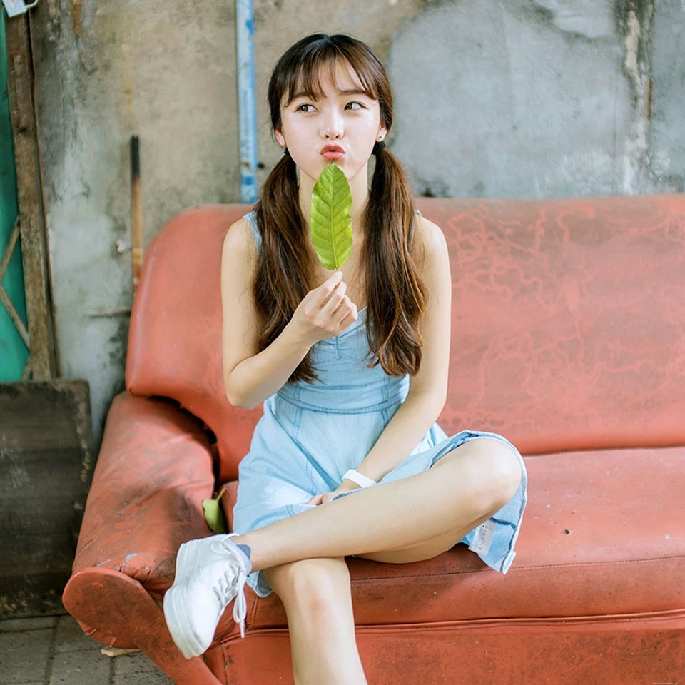 夏日连衣裙冰激凌少女青春俏皮写真