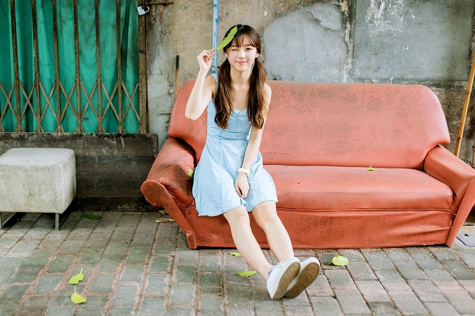 夏日连衣裙冰激凌少女青春俏皮写真