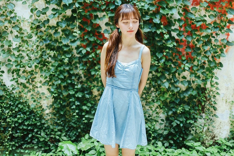 夏日连衣裙冰激凌少女青春俏皮写真