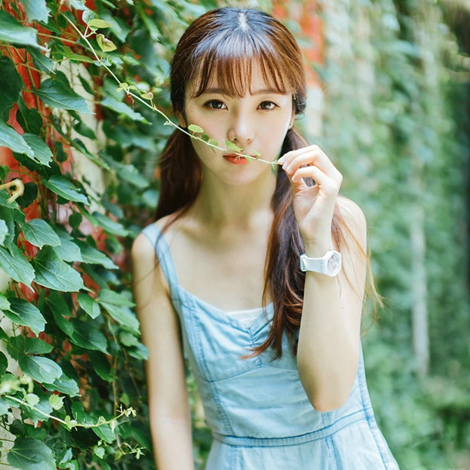 夏日连衣裙冰激凌少女青春俏皮写真