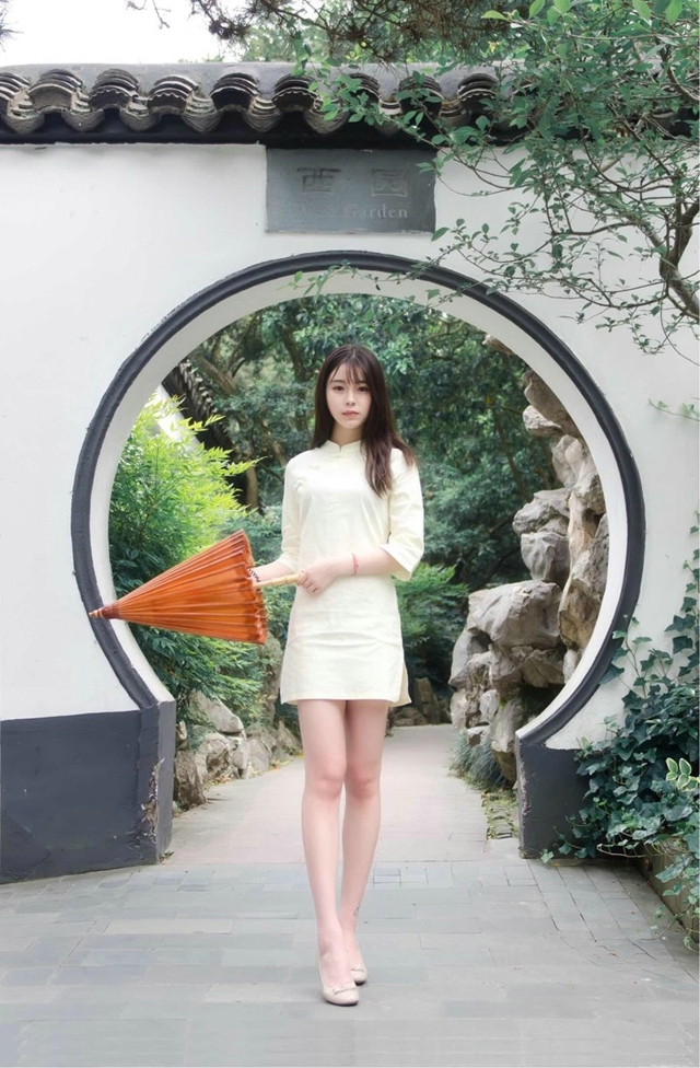 清纯诱人玉腿民国美女造型阳光清新迷人写真