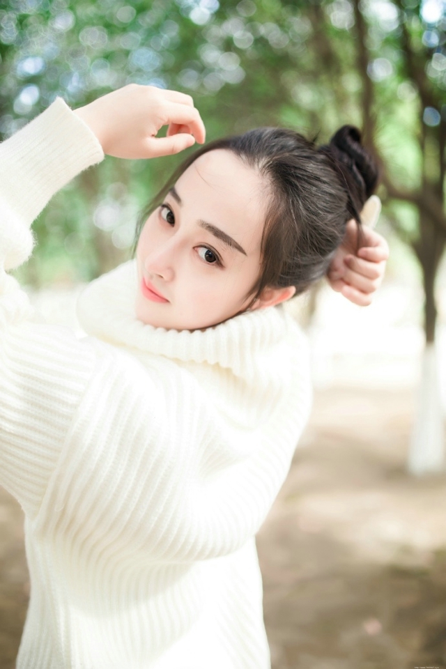 清纯秀气95后妹子甜美迷人可爱户外写真