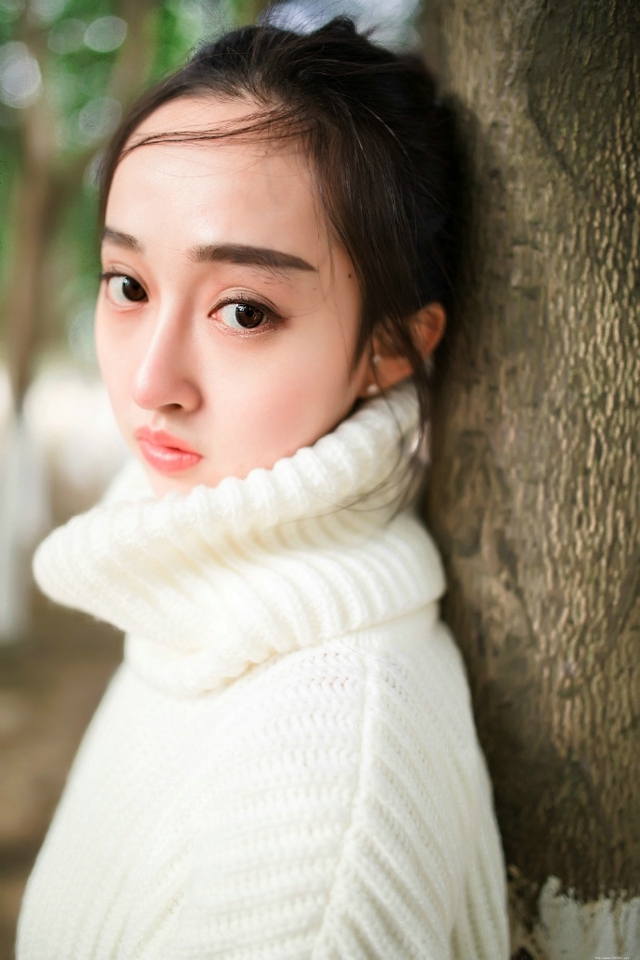 清纯秀气95后妹子甜美迷人可爱户外写真