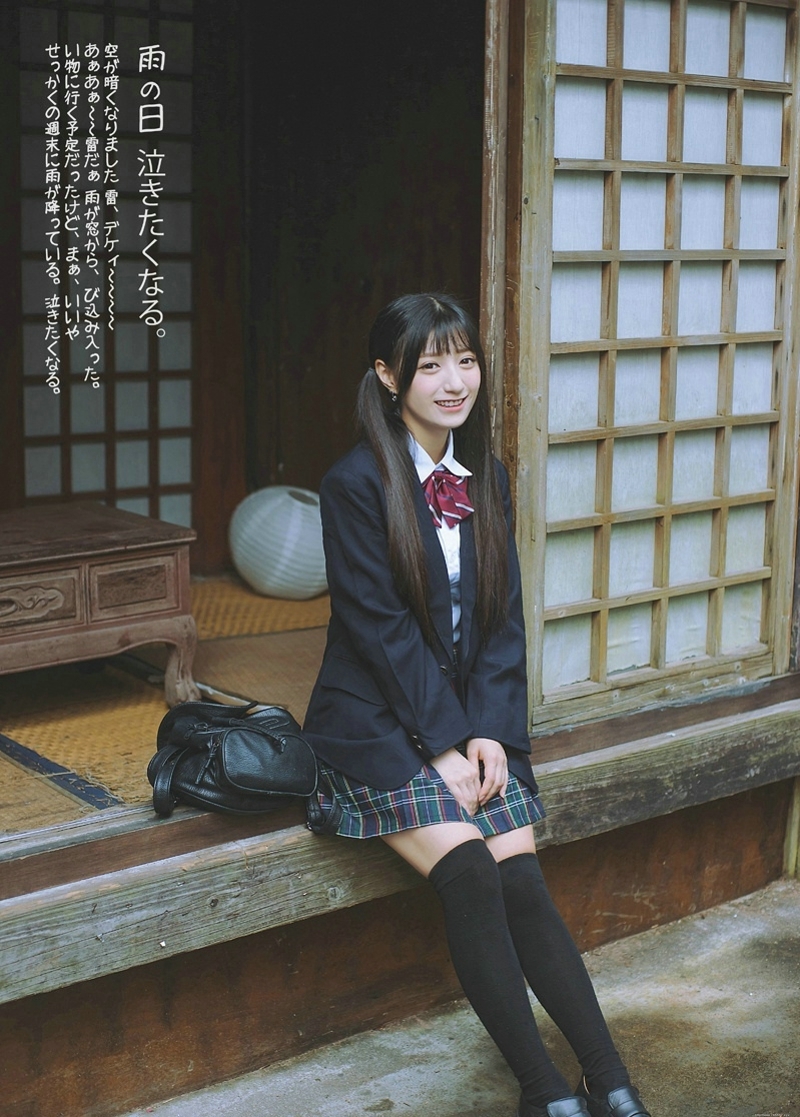 日系学院风双马尾妹子笑脸迷人