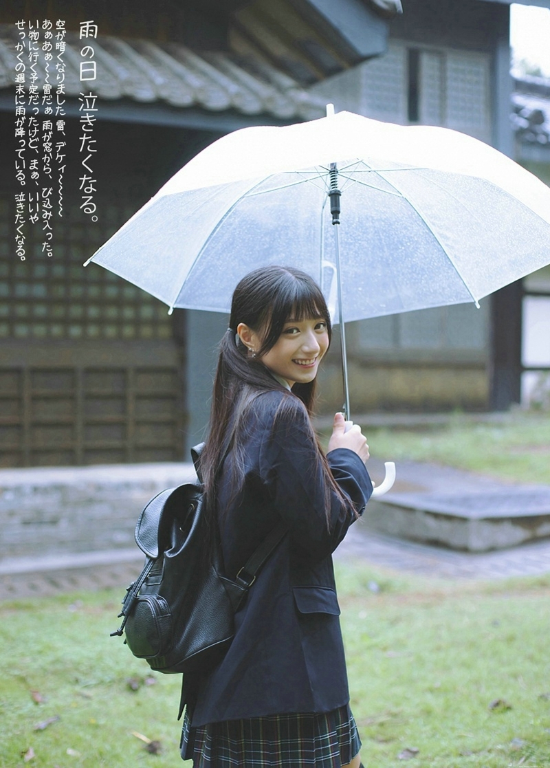 日系学院风双马尾妹子笑脸迷人