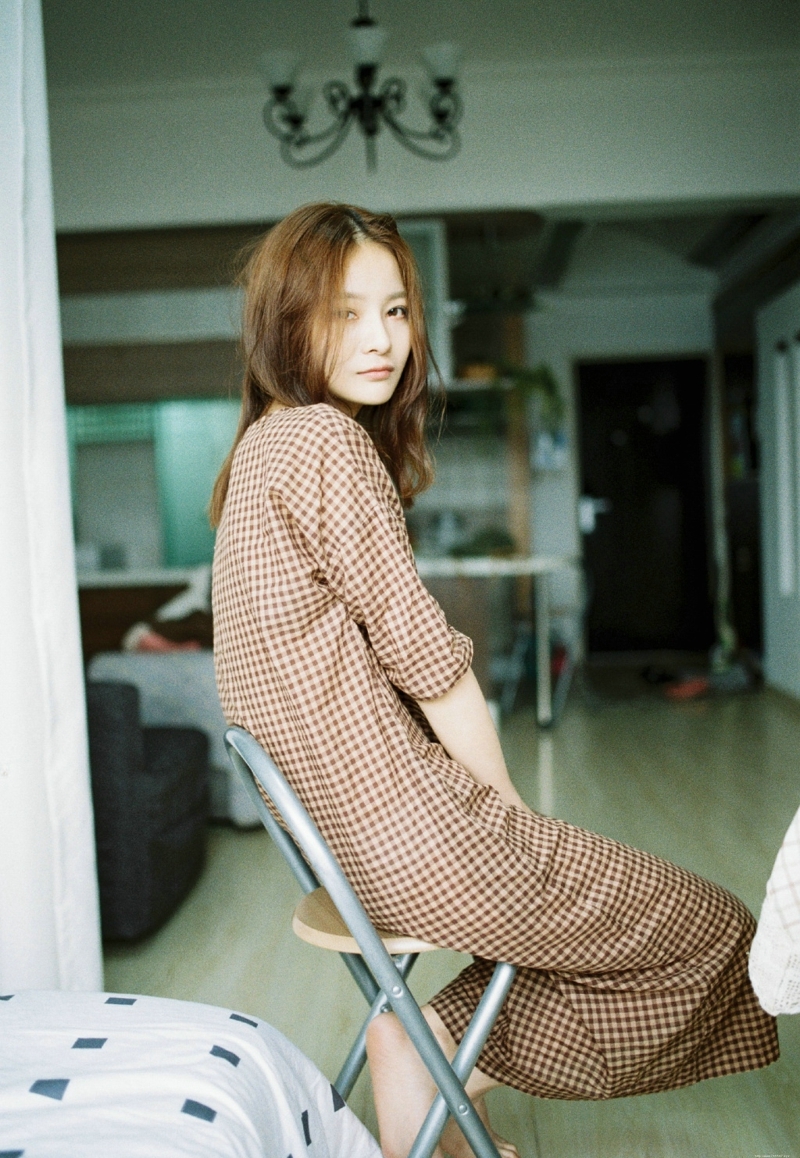 私房气质美女长发素雅漂亮脸蛋