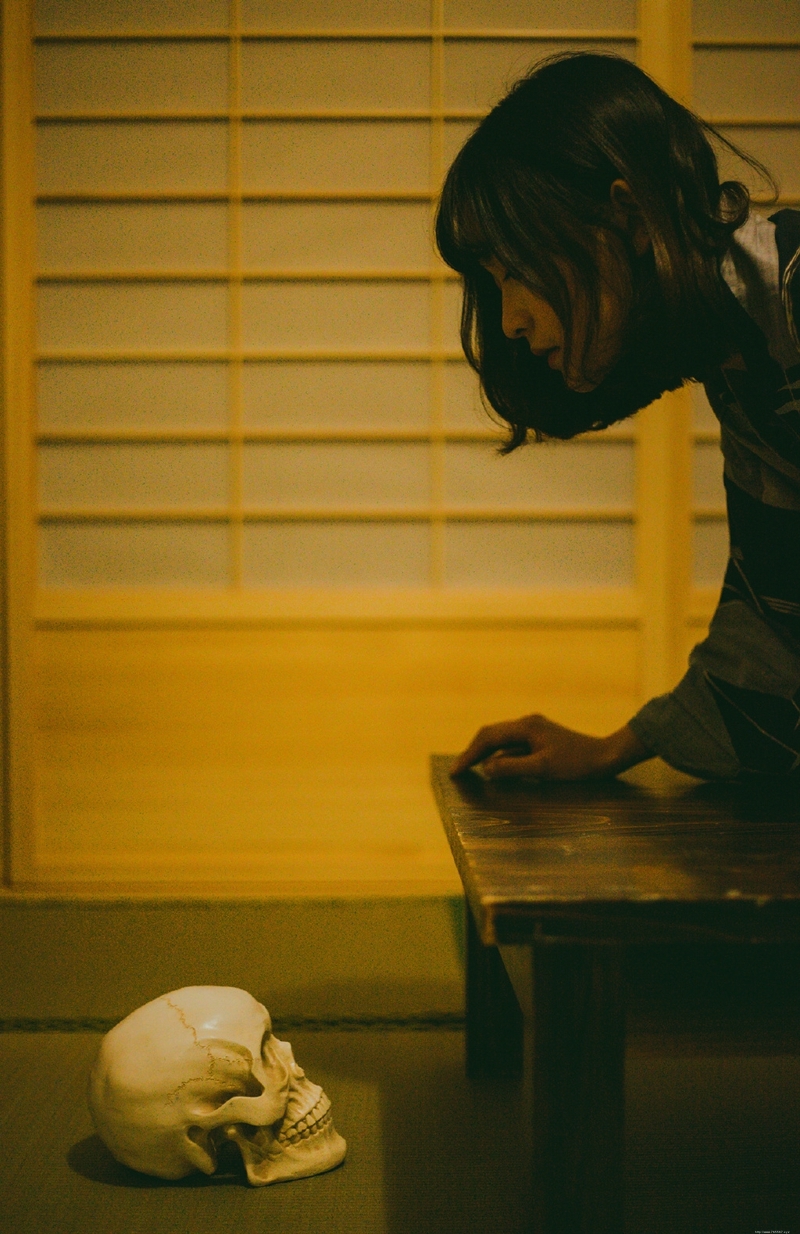 日系私房内的个性另类和服美女娇艳动人