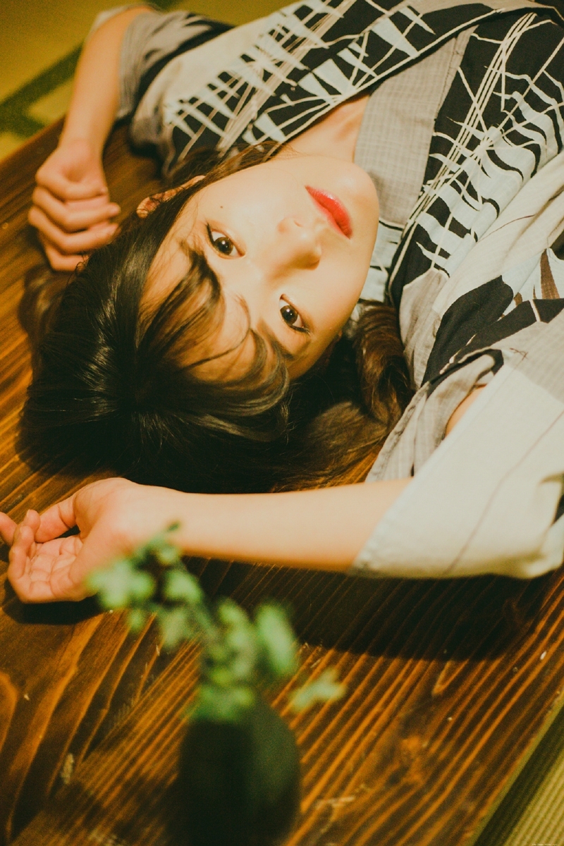 日系私房内的个性另类和服美女娇艳动人