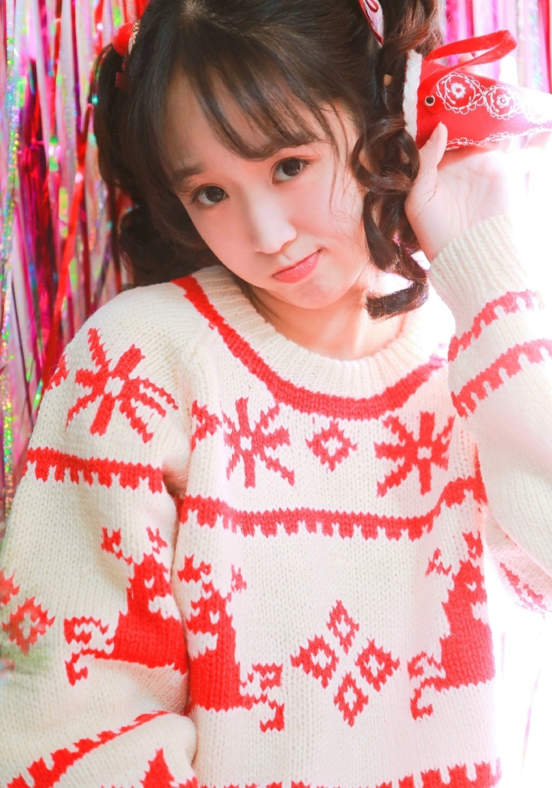 圣诞双马尾靓丽妹子可爱清新俏皮