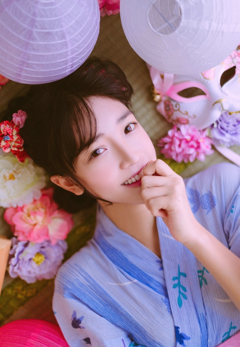 日系私房内的和服妹子清爽美艳写真