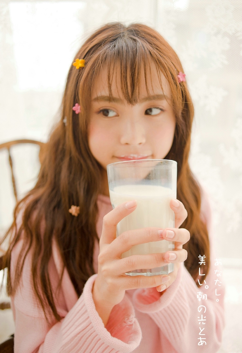 娇滴滴美少女卷发如洋娃娃般可爱写真