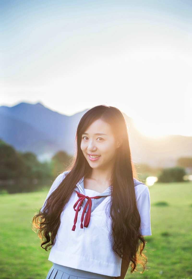 校园清新校服妹子笑容甜美可人