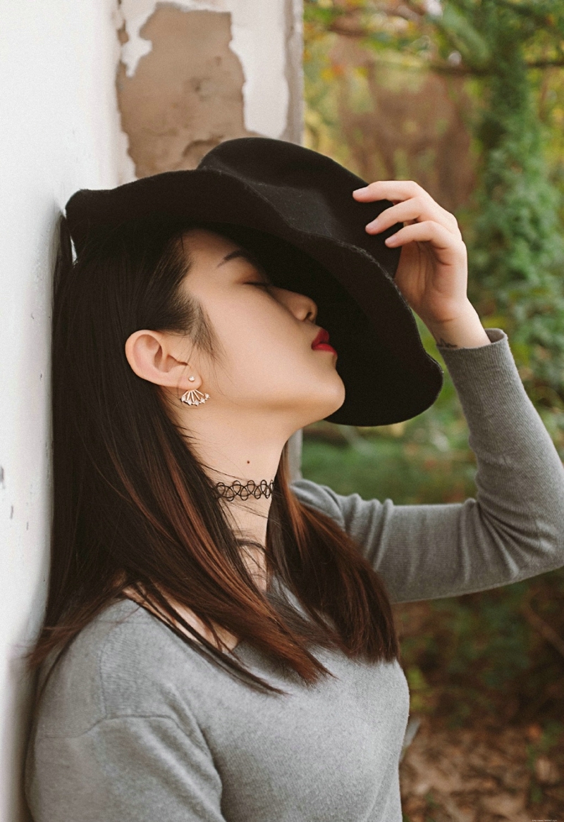 气质英伦风美女寂寥孤独独自一人写真